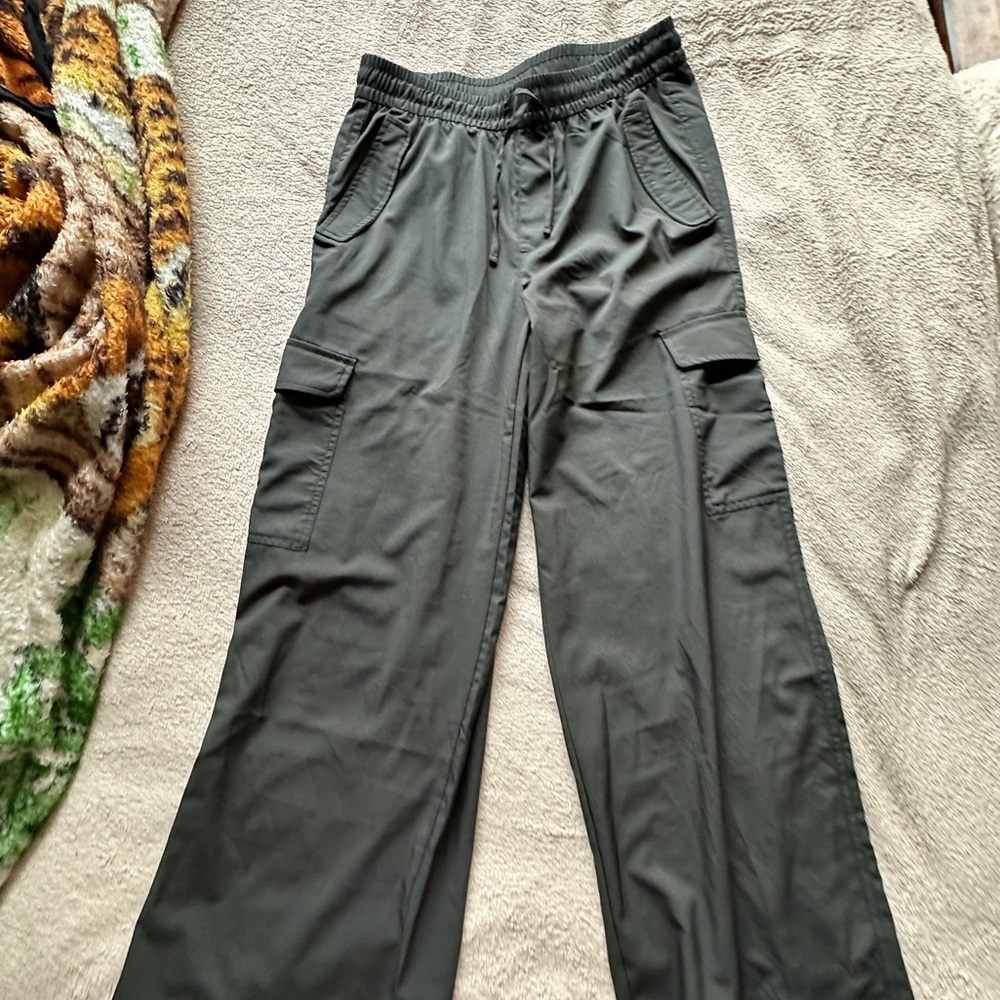 Old navy High Rise Cargo Pants S